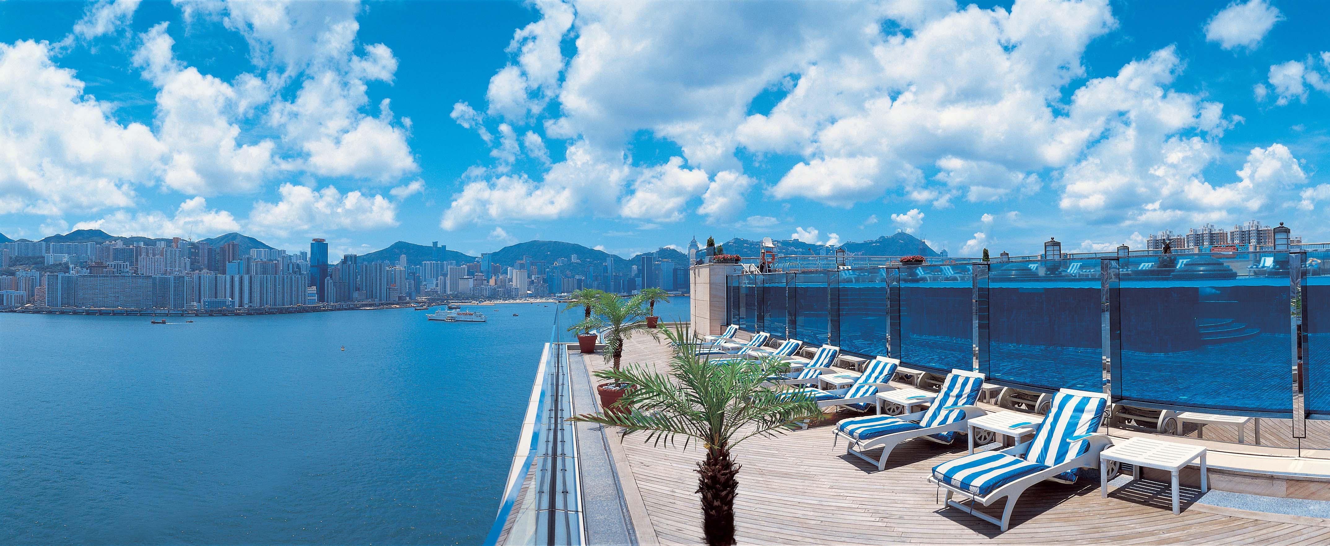 Harbour Grand Kowloon Hotel Hong Kong Ngoại thất bức ảnh The rooftop pool at the hotel