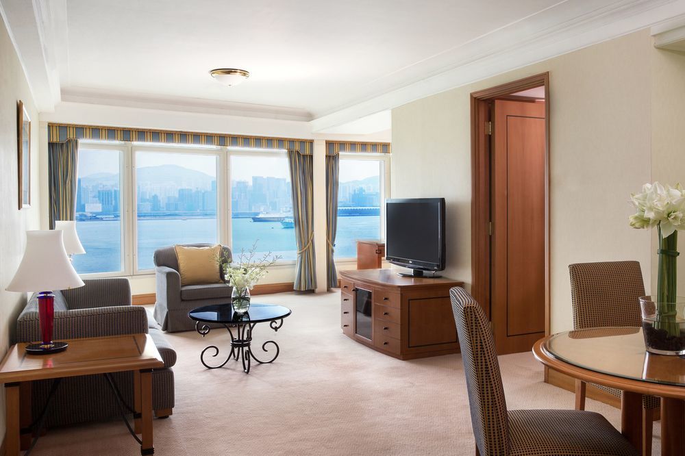 Harbour Grand Kowloon Hotel Hong Kong Ngoại thất bức ảnh A suite at the Conrad Hong Kong